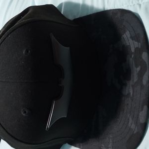 New Era black camo Batman med large snapback hat